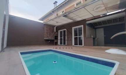 Casa semi-isolada COM PISCINA AQUECIDA, R$465.000,00, disponível pra venda, no Condomínio Evidence,