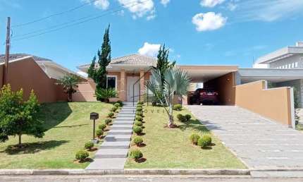 Casa para VENDA ou LOCAÇÃO - 4 DORM. SENDO 2 SUÍTES - 400M² - COND. HARAS BELA VISTA -Centro de Var