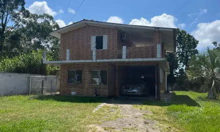 Casa Espaçosa  de 2 dormitórios a Venda -Bairro João do Rio Vermelho