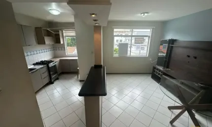 Apartamento a Venda de 2 Dormitórios na Frente da UFSC - Bairro Carvoeira