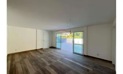 Cobertura à venda com 2 suítes, em Pimenteiras, Teresópolis-RJ