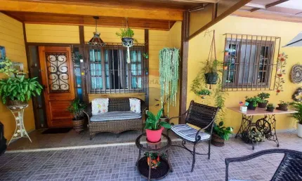 CASA EM CONDOMÍNIO À VENDA COM 4 QUARTOS SENDO 2 SUÍTES NO BAIRRO CASCATA DO IMBUÍ/ TERESÓPOLIS