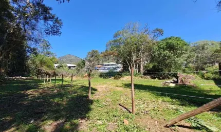Terreno com localização privilegiada em albuquerque, rj