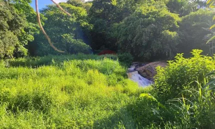 'Refúgio Ideal: Chácara Charmosa no Carmo, RJ área total de 37.262