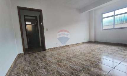 Casa estilo Apartamento para locação, com 2 quartos na Tijuca;