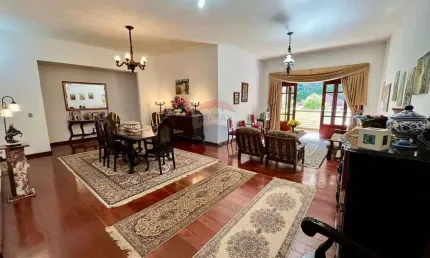 Apartamento de 3 quartos (1 suíte), 186m2 - Várzea - Teresóolis/RJ