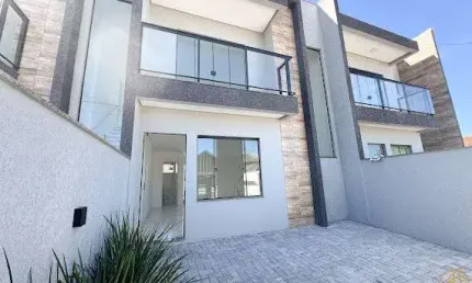 Sobrado à 500mts da praia no bairro Gravatá em Navegantes/SC