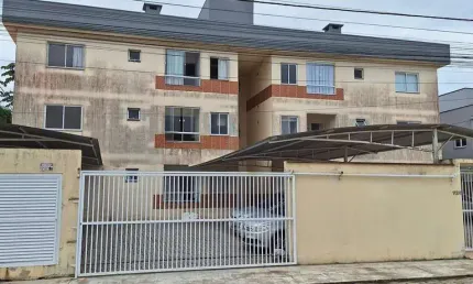 Apartamento semimobiliado no bairro meia praia, em navegantes/sc