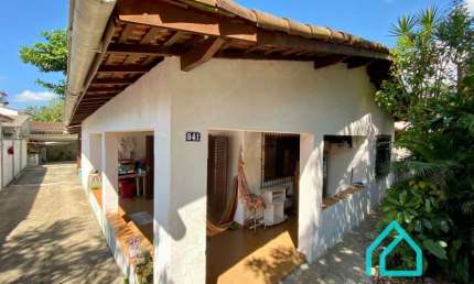 Casa térrea com 3 dormitórios a venda na Praia da Enseada Ubatuba - SP