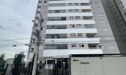 Lindo Apartamento de 3 quartos sendo 1 suíte na melhor região de Taubaté.Espaçoso com 2 varandas, uma gourmet e outra na suíte com linda vista.