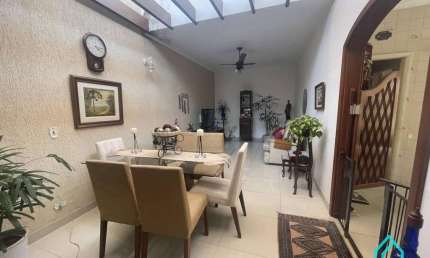 Casa com 2 quartos, 250m², à venda em Taubaté, Jardim Independência
