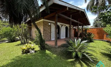 Casa em condomínio fechado com 4 quartos à venda na Praia do Lazaro, Ubatuba 