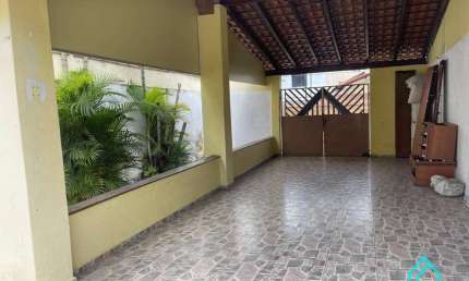 Casa com 4 quartos, 400m², à venda em Taubaté, Jardim Humaitá