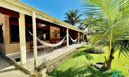 Linda casa térrea a venda com 3 dormitórios em condomínio fechado na Praia do Lázaro SP