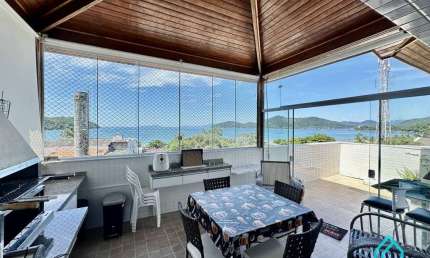 Linda cobertura linear com vista mar a venda na Praia da Enseada Ubatuba SP
