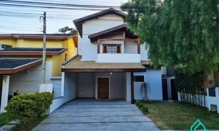 Luxuosa Casa de 230m² em Condomínio Fechado - Lazer, Conforto e Modernidade