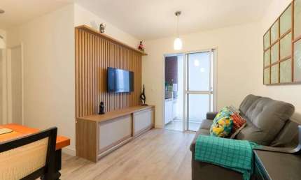 Apartamento para locação no Jaguaré com varanda gourmet.