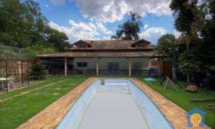 Casa com 4 dorms (3 Suítes) à Venda por R$ 1.398.000 - Fazendinha - Carapicuíba/SP