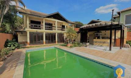 Casa com 4 dorms à Venda, por R$ 1.690.000 - Parque Dom Henrique - Cotia/SP
