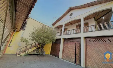 Casa com 3 dorms, Venda por R$ 2.199.000  - Jardim Embuema - Centro Embu das Artes/SP