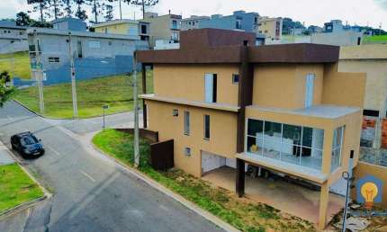 Casa com 4 dorms à Venda, 190 m² por R$ 799.000 - Sítio Boa Vista - Terra Nobre, Cotia/SP
