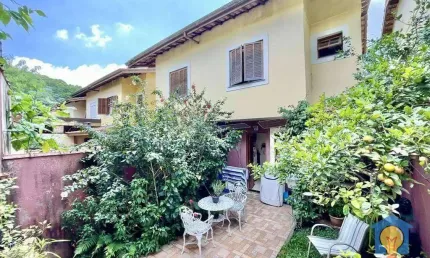 Sobrado com 3 dormitórios à venda, 81 m² por R$ 570.000,00 - Residencial do Bosque - Cotia/SP