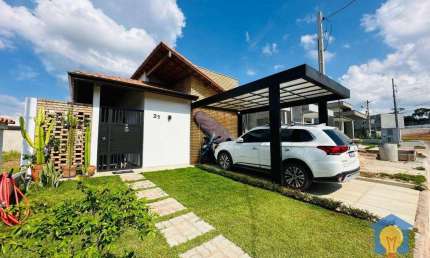 Casa com 3 quartos à venda, 200 m² por R$ 685.000 - Água Espraiada (Caucaia do Alto) - Cotia/SP