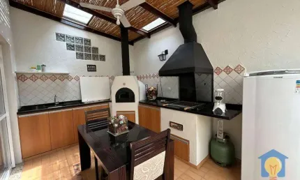 Casa com 3 quartos à venda, 153 m² por R$ 720.000 - Granja Viana - Cotia/SP