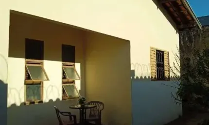 Casa com 2 quartos à venda no Universitário, Uberaba  por R$ 320.000