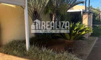 Casa a venda no Residencial Morada Du Park em Uberaba - 3 dormitorios e jardim
