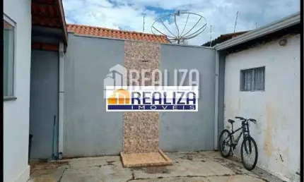 Casa a venda no Conjunto Manoel Mendes, Uberaba - 2 dormitorios, churrasqueira, quintal