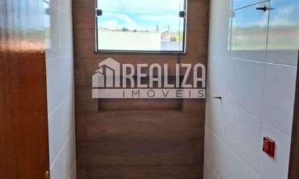 Apartamento terreo a venda em Uberaba - 2 dormitorios, garagem e jardim de inverno!