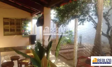 Casa padrao a venda com 2 dormitorios e suite em Conjunto Maringa I, Uberaba