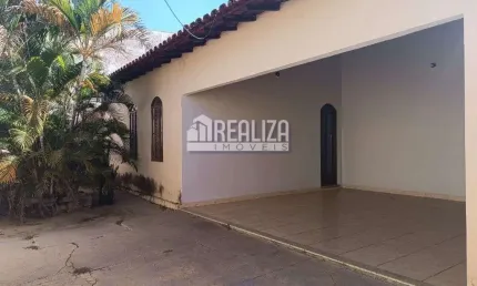 Casa Padrao a venda em Vila Alvorada, Uberaba: 3 dormitorios e suite