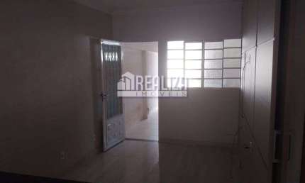 Casa a venda em Uberaba - 2 dormitorios, suite e espaco gourmet