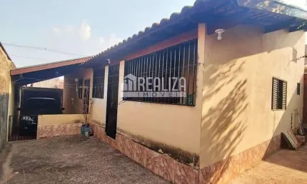 Casa Padrao a venda em Conjunto Jose Vallim de Melo, Uberaba