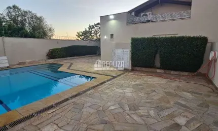 Casa de Alto Padrao com 3 Suites e Piscina Aquecida no Parque do Mirante