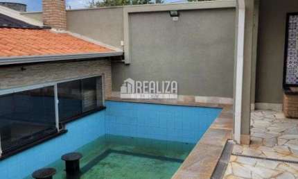 Casa com area de lazer completa no bairro Universitario em Uberaba