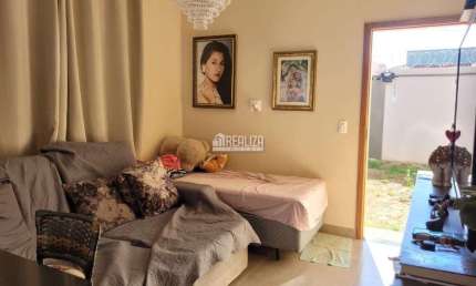 Casa a venda no bairro Oneida Mendes II em Uberaba - Excelente localizacao!