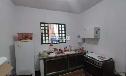 Linda Casa no Centro de Uberaba com 3 Dormitorios e 2 Banheiros