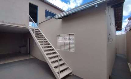 Casa com 3 quartos à venda no Conjunto Costa Telles II, Uberaba 