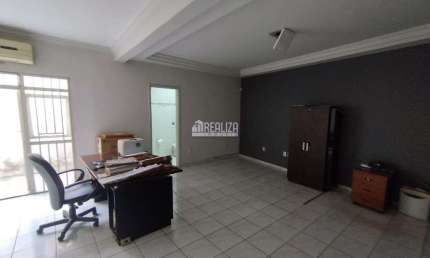 Casa Comercial para Alugar proxima a Av Santos Dumont - Uberaba, MG