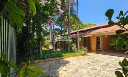 Casa de Alto Padrao com 4 Suites no Bairro Estados Unidos, Uberaba