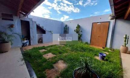Casa com 3 quartos à venda no Parque das Laranjeiras, Uberaba 