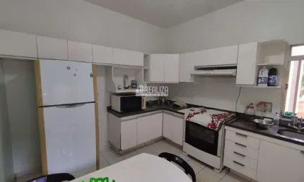 Linda Casa a Venda com 3 Dormitorios e Espaco Gourmet, no Abadia