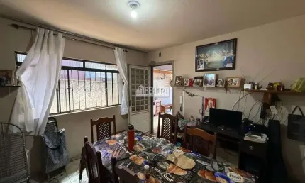 Casa a venda no Bairro Nossa Senhora da Abadia, Uberaba