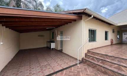 Casa com 3 quartos à venda na Vila Olímpica, Uberaba 