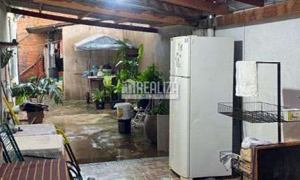 Casa  a venda no Bairro Jardim Elza Amui I, Uberaba - Otima oportunidade!