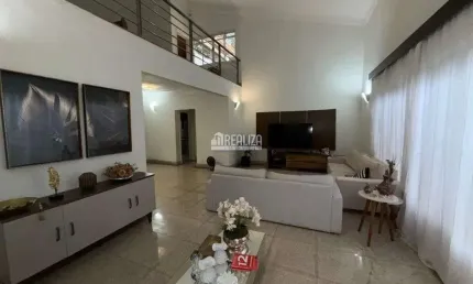 Casa com 5 quartos à venda no Mercês, Uberaba , 355 m2 por R$ 1.500.000