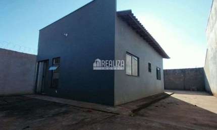 Casa a venda no bairro Ricardo Misson, em Delta: 2 dormitorios, porcelanato e teto em gesso